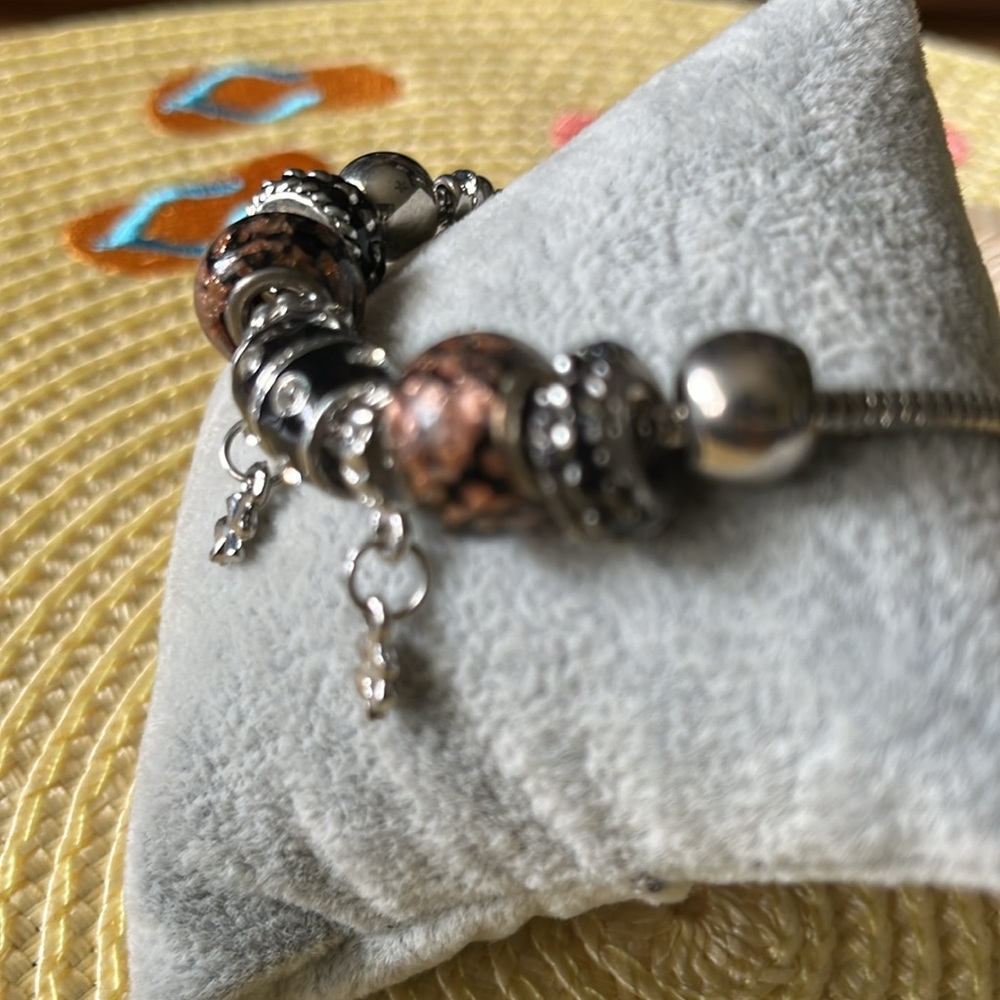 Fashionable Bracelet - Picture 3 of 8
